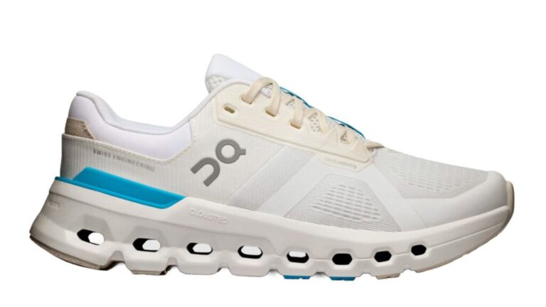 On Women's Cloudrunner 2