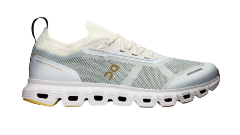 On Women's Cloud 6 Versa Running Shoes