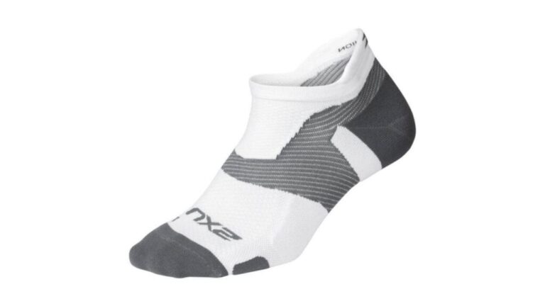 2xu no show compression socks cnnu.jpg