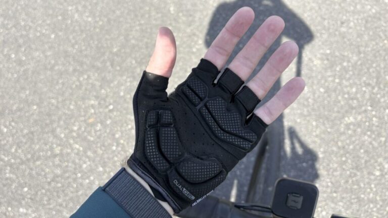 cycling-gloves-cnnu.jpg