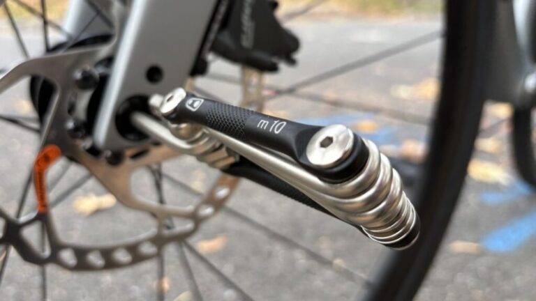 Crank Brothers M10 Multitool in use
