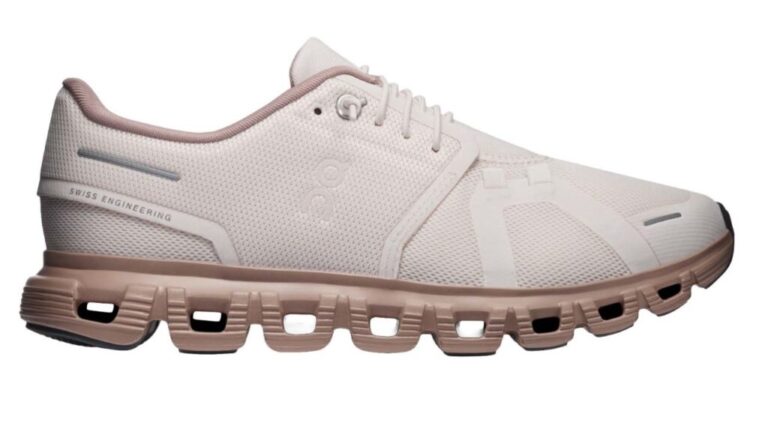 On Women’s Cloud 6