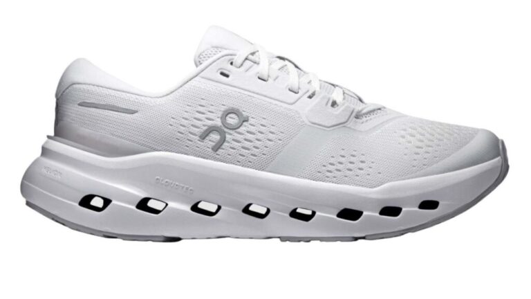 On Women's Cloudrunner 3