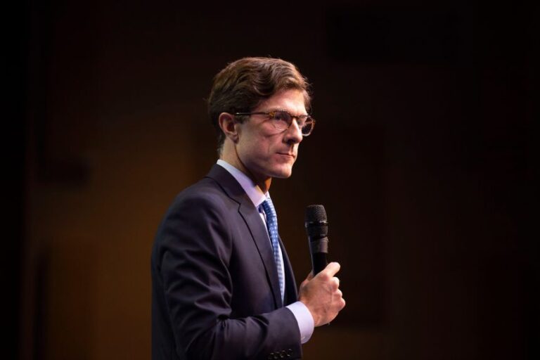 Columbia Mayor Chaz Molder speaks during an event at Maury Hills Church in Columbia, Tennessee, in September 2024.