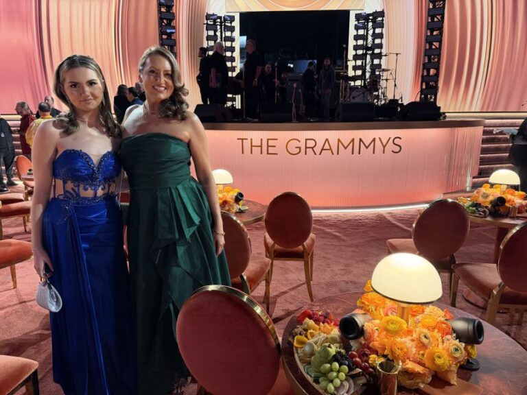 Sabina and Kate McMahon at the Grammy Awards in February.