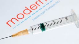 moderna mrna vaccine melanoma.jpg