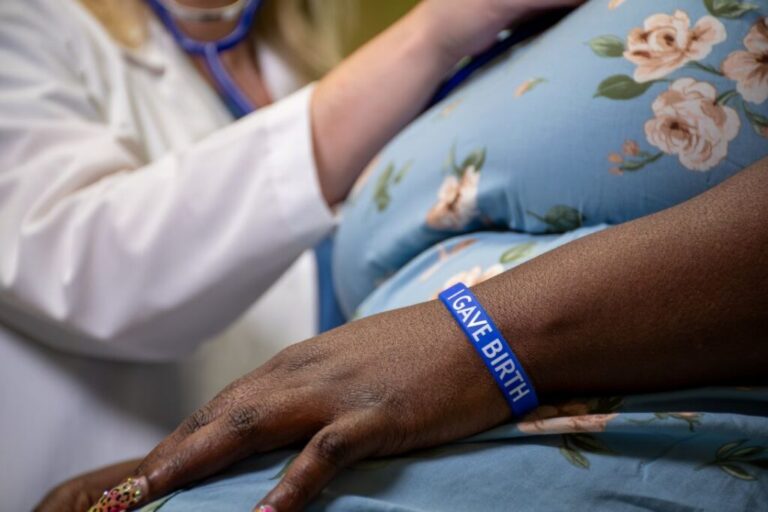 North Carolina and other states have embraced “I Gave Birth” wristbands as a way to encourage women to seek help when they have postpartum complications. They’re gaining steam as the Trump administration’s cuts to Medicaid threaten postpartum care.
