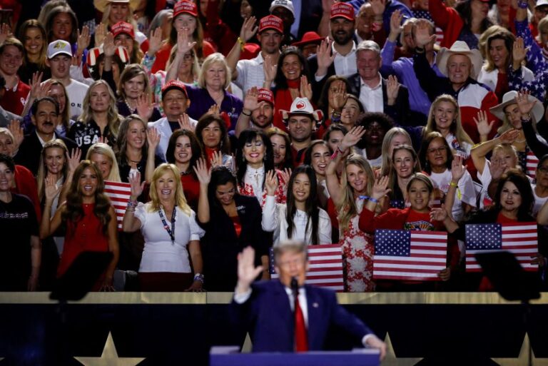 President Donald Trump leads supporters in an oath to vote in the midterms at the Republican National Midterm Convention in Dallas on September 10.