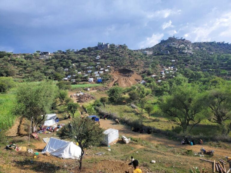 A view of a makeshift camp for people displaced by clashes between Iran-aligned Houthi fighters and Saudi-backed Yemeni government forces, in Taiz province, Yemen September 13, 2026.
