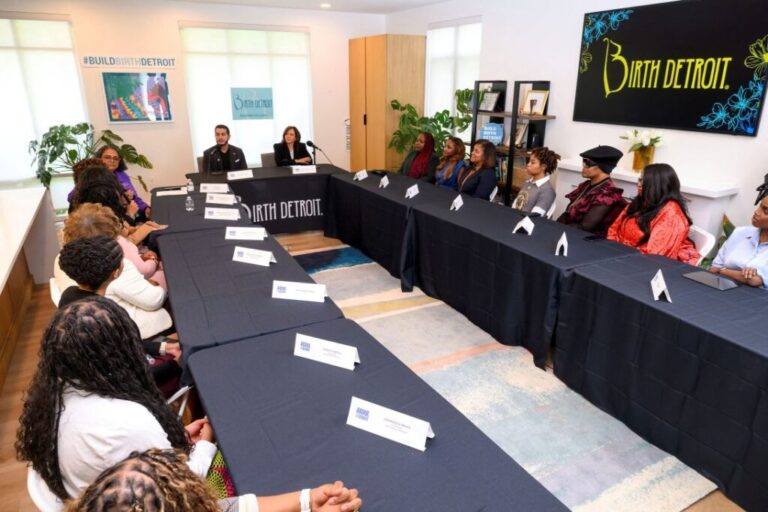 El-Sayed and former Vice President Kamala Harris participate in a roundtable discussion on reproductive health in Detroit on September 22.
